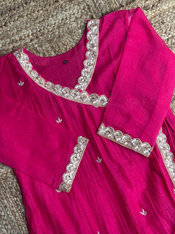 The Magenta Rose Angrakha 💖 – Bright Pink Mul Chanderi Lace Work 3-Piece Kurta, Pant & Dupatta Set