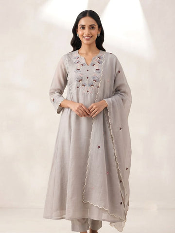 Ash & Grace | Grey Hand Embroidered Chanderi A-Line Kurta Set with Scalloped Organza Dupatta
