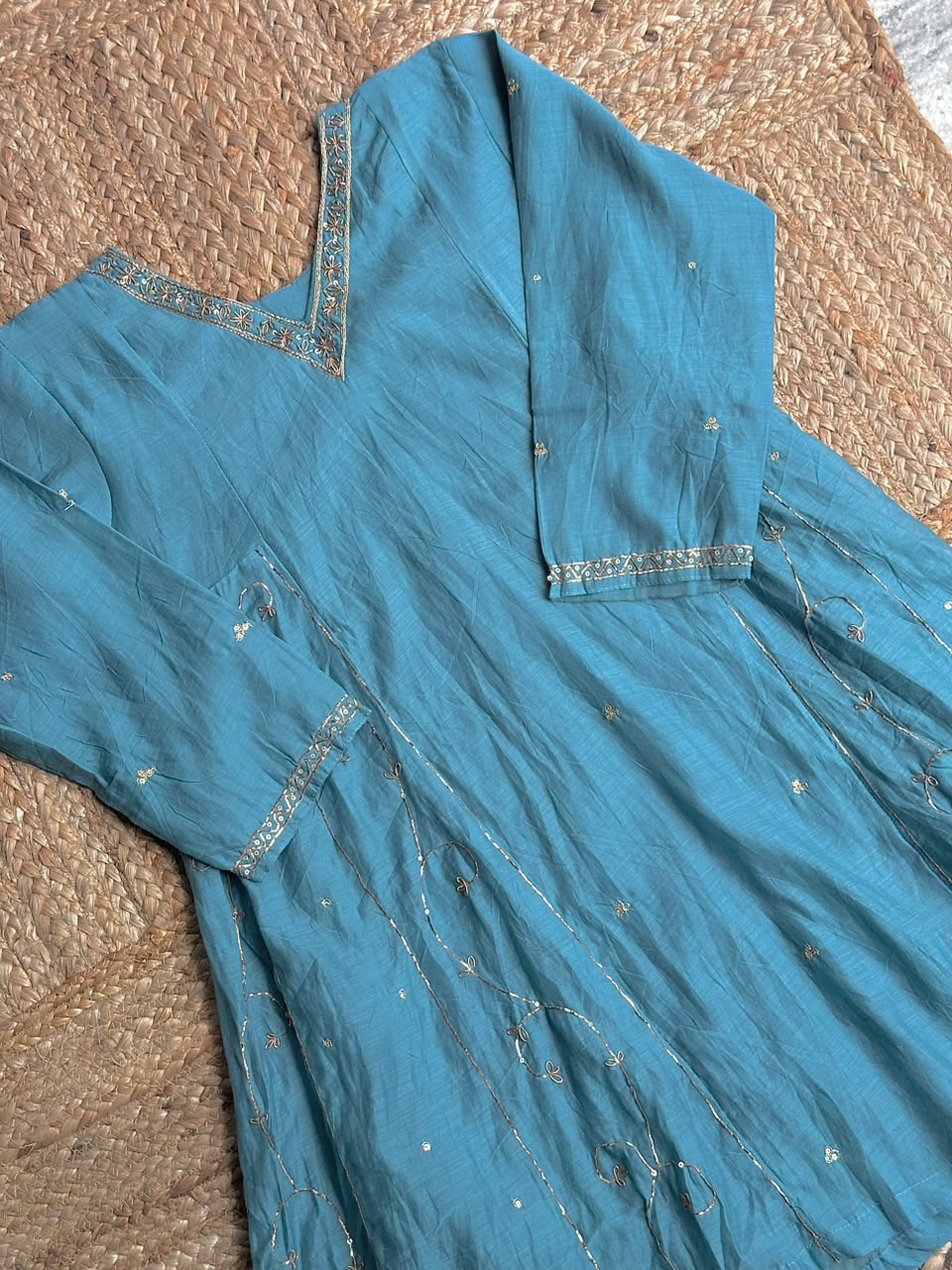 The Teal Blue Short Kurti & Palazzo Set ✨ – V-Neck Embellished Short Kurta with Wide-Leg Palazzo & Dupatta